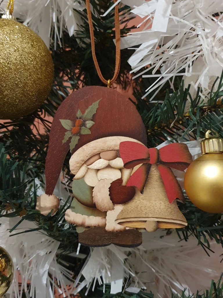 Elf and his bell
